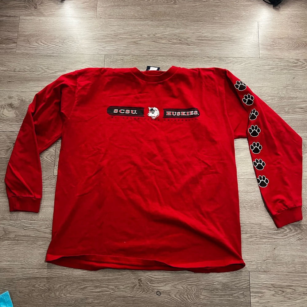 Jansport Red Long Sleeve Tee Vibrant Sporty Design